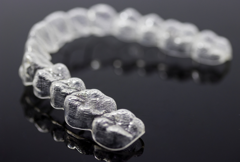 Invisalign-retainer-placed-on-tray
